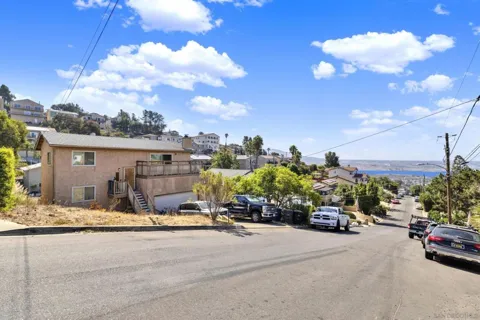 1659 Portola Ave
