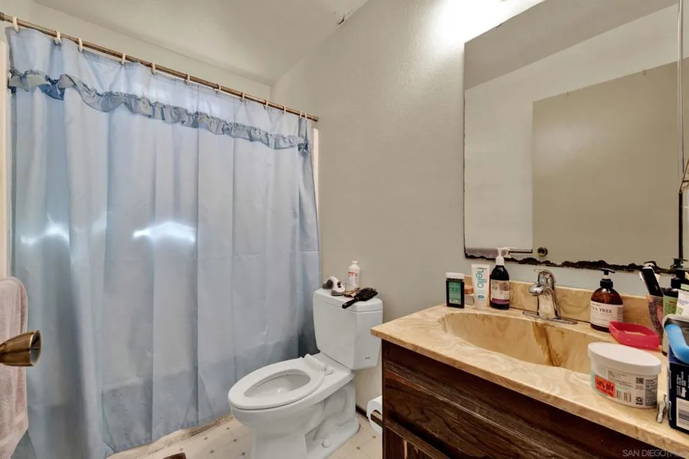 1659 Portola Ave Spring Valley, CA 91977