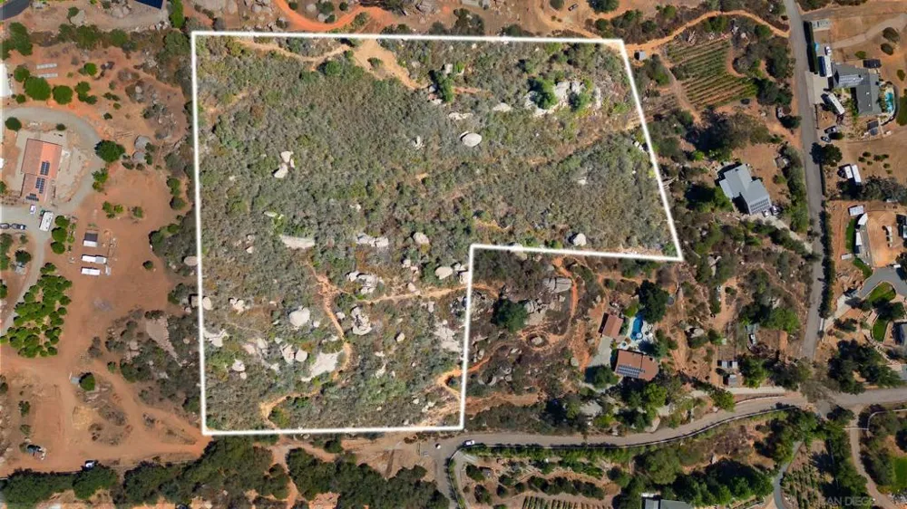 2 Chablis Rd Ramona, CA 92065