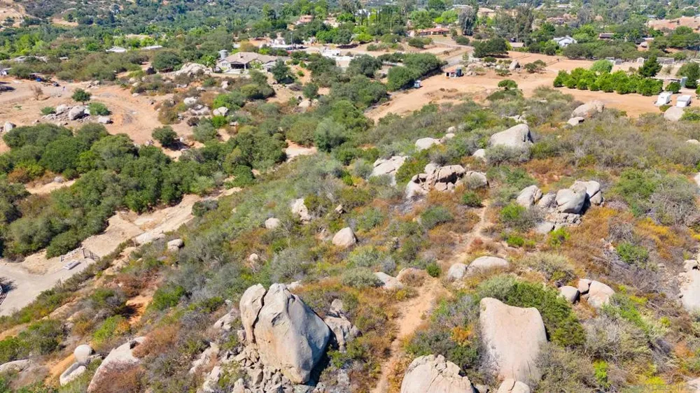 2 Chablis Rd Ramona, CA 92065