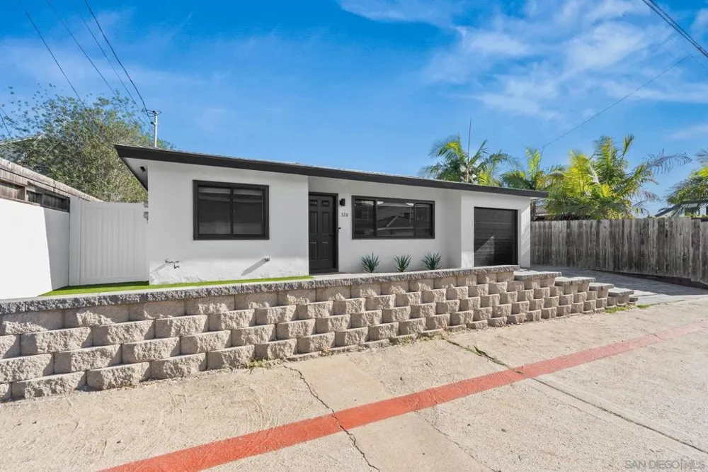 326 H Ave Coronado, CA 92118