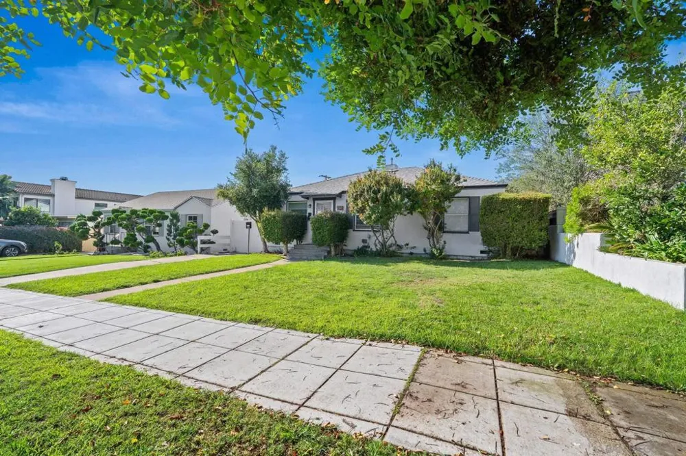 326 H Ave Coronado, CA 92118