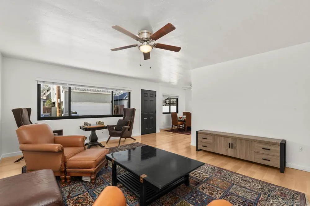 326 H Ave Coronado, CA 92118