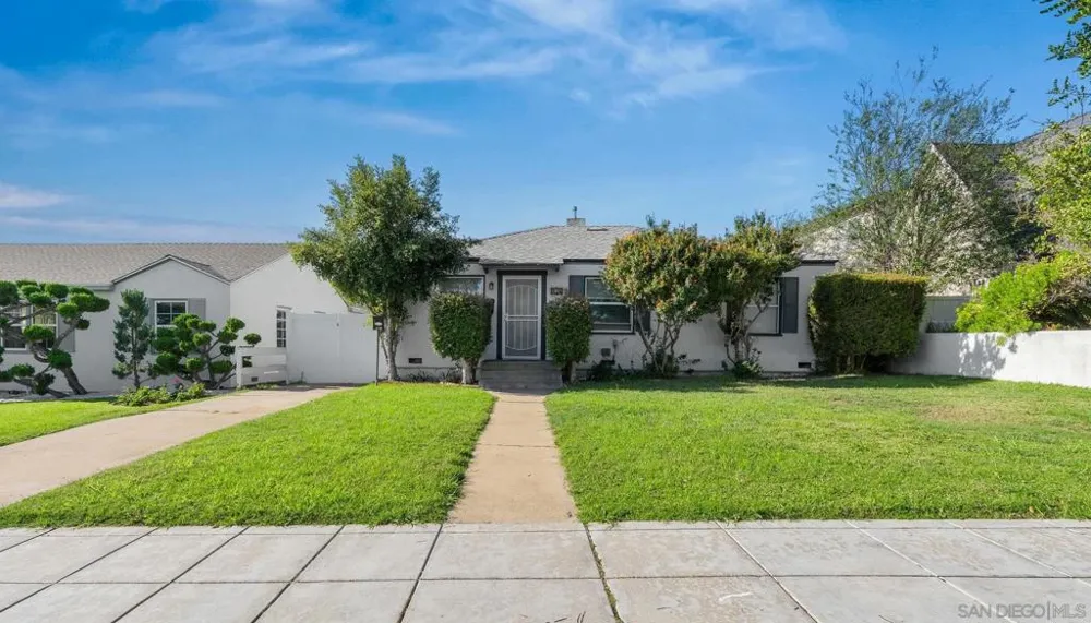 326 H Ave Coronado, CA 92118