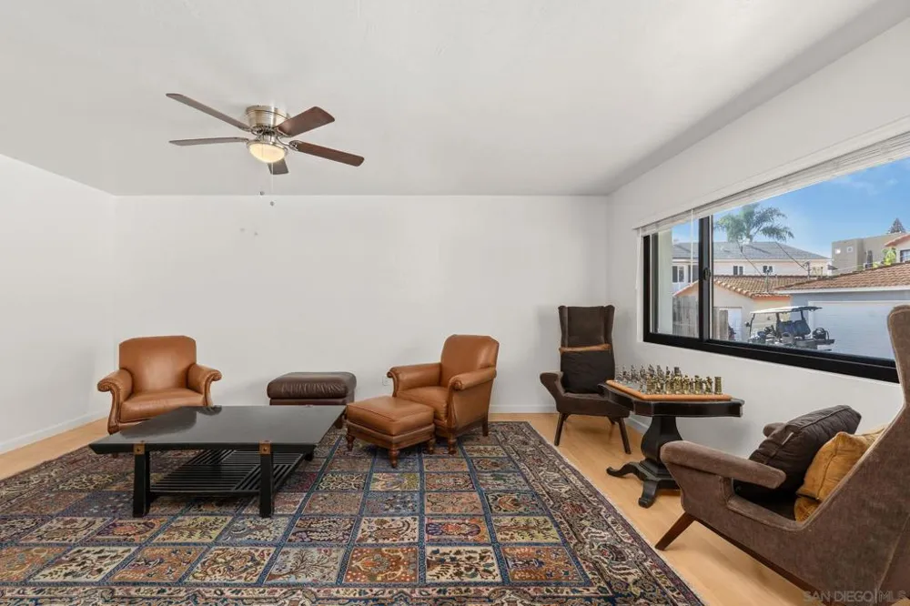 326 H Ave Coronado, CA 92118