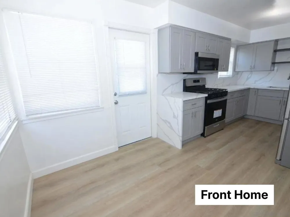 326 H Ave Coronado, CA 92118