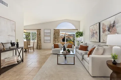 18006 Calle Estepona