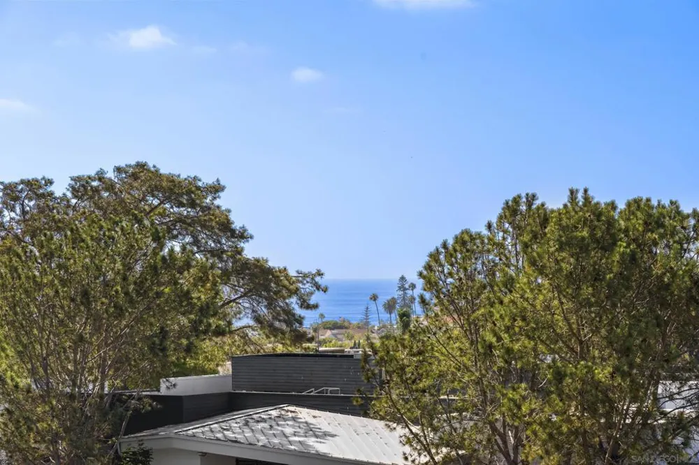 1010 Genter St #302 La Jolla, CA 92037