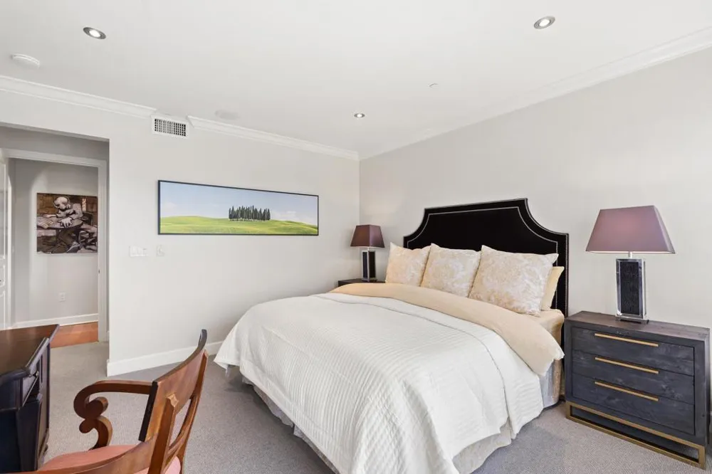 1010 Genter St #302 La Jolla, CA 92037