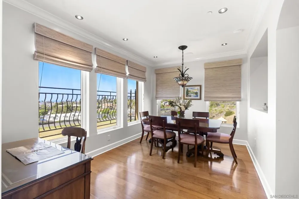 1010 Genter St #302 La Jolla, CA 92037