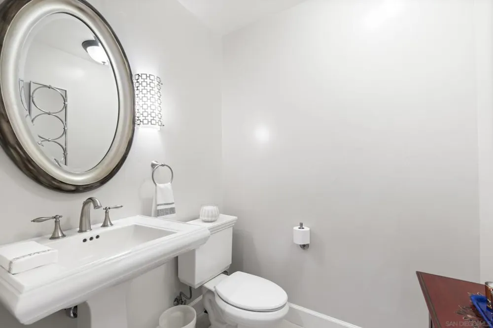 1010 Genter St #302 La Jolla, CA 92037