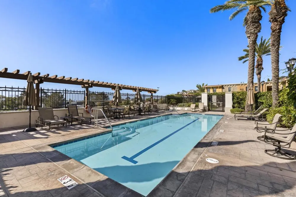 1010 Genter St #302 La Jolla, CA 92037
