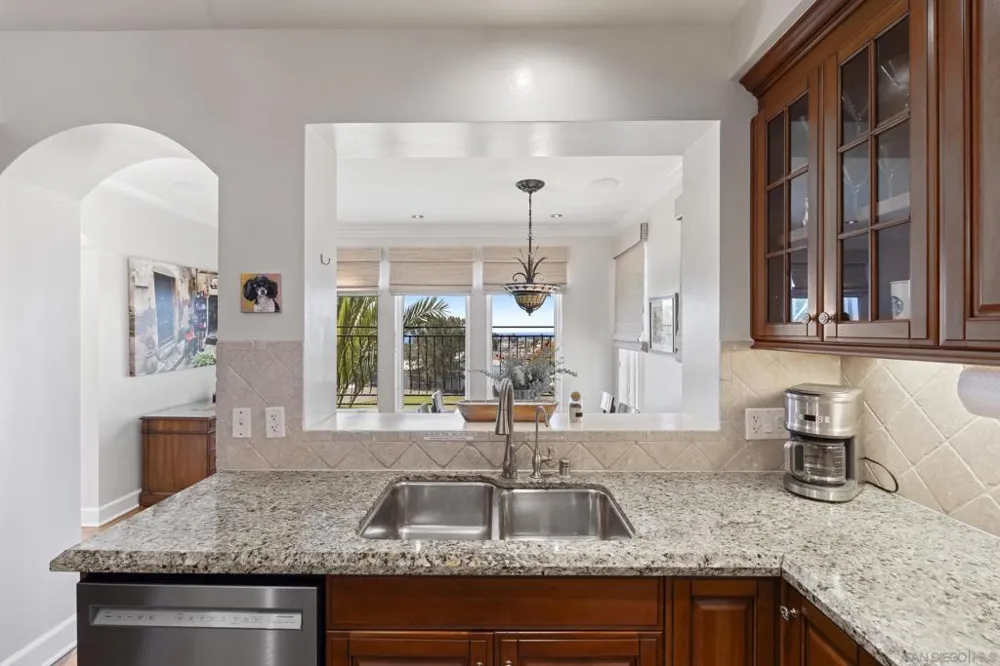 1010 Genter St #302 La Jolla, CA 92037