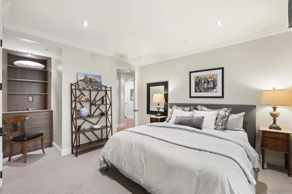 1010 Genter St #302 La Jolla, CA 92037