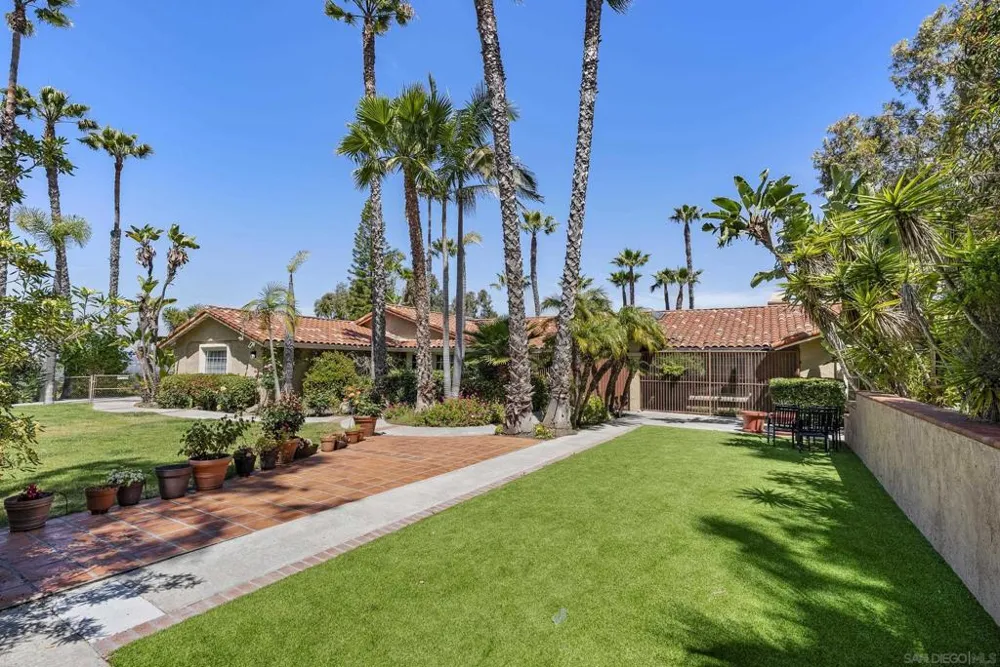 6518 Monte Fuego Rancho Santa Fe, CA 92067