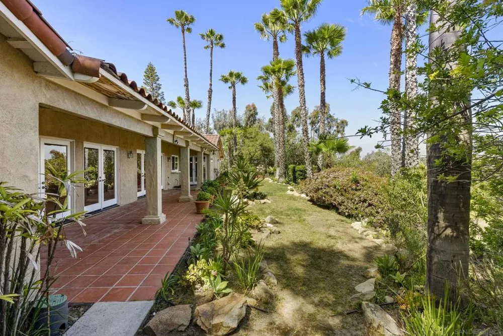 6518 Monte Fuego Rancho Santa Fe, CA 92067