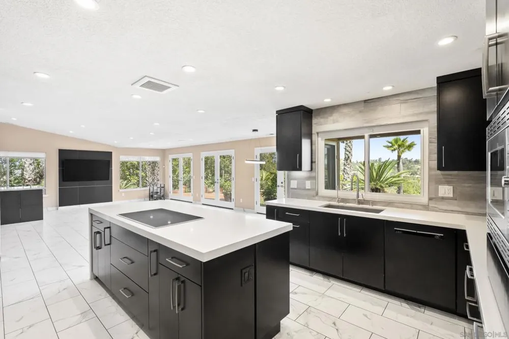 6518 Monte Fuego Rancho Santa Fe, CA 92067