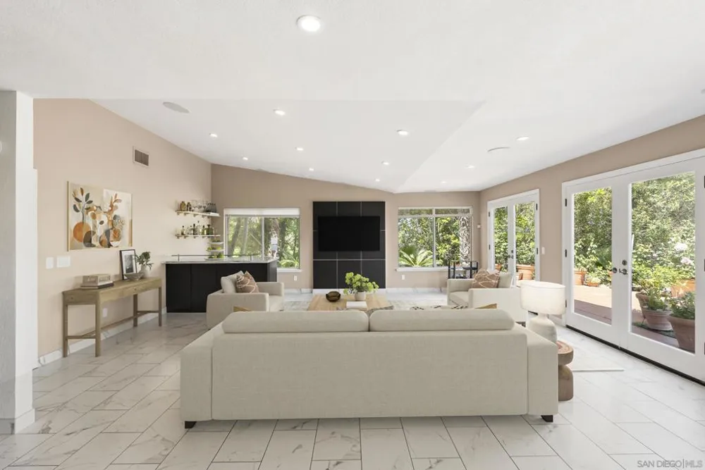 6518 Monte Fuego Rancho Santa Fe, CA 92067