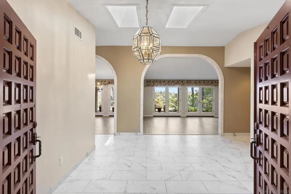 6518 Monte Fuego Rancho Santa Fe, CA 92067