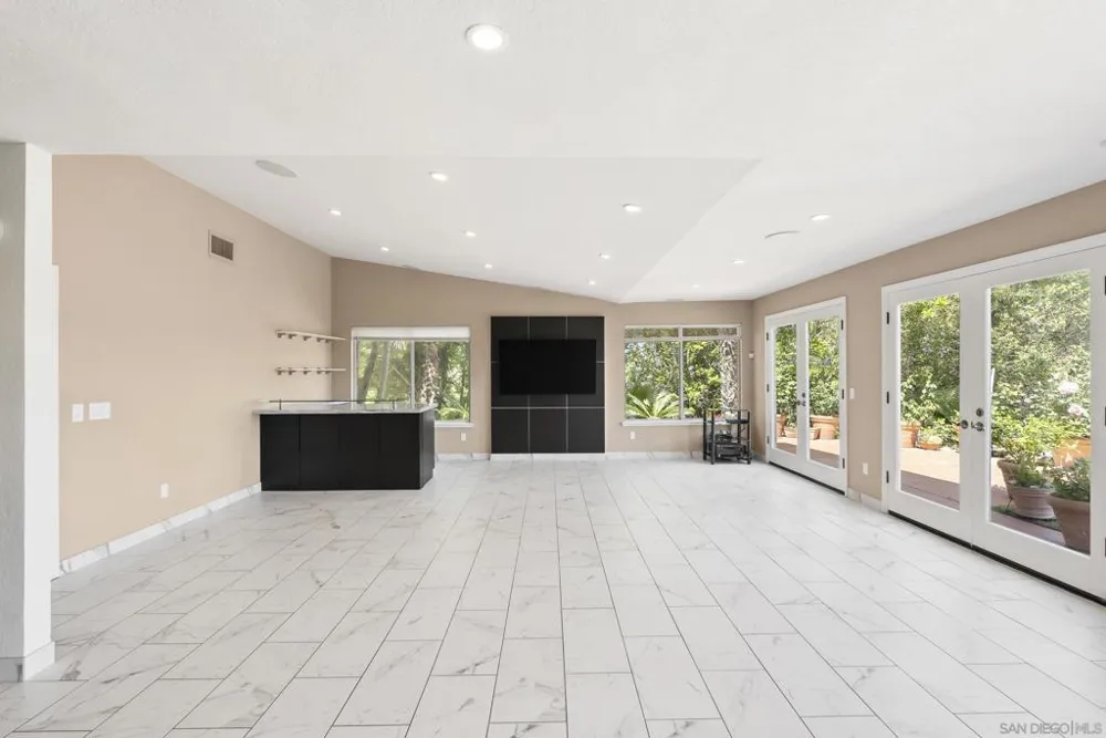 6518 Monte Fuego Rancho Santa Fe, CA 92067