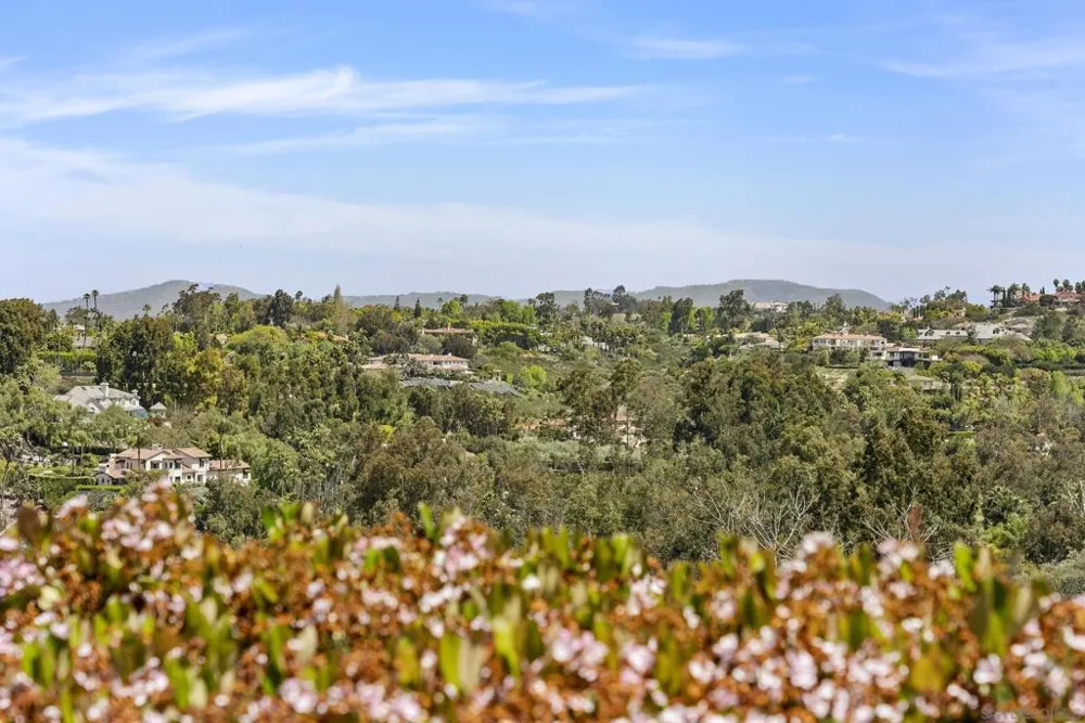 6518 Monte Fuego Rancho Santa Fe, CA 92067