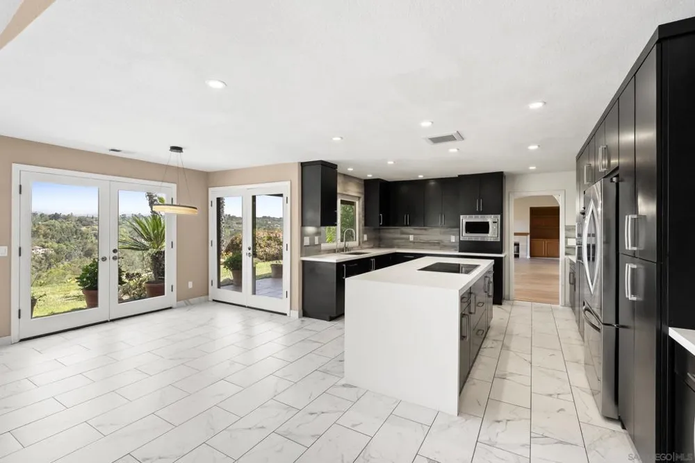 6518 Monte Fuego Rancho Santa Fe, CA 92067