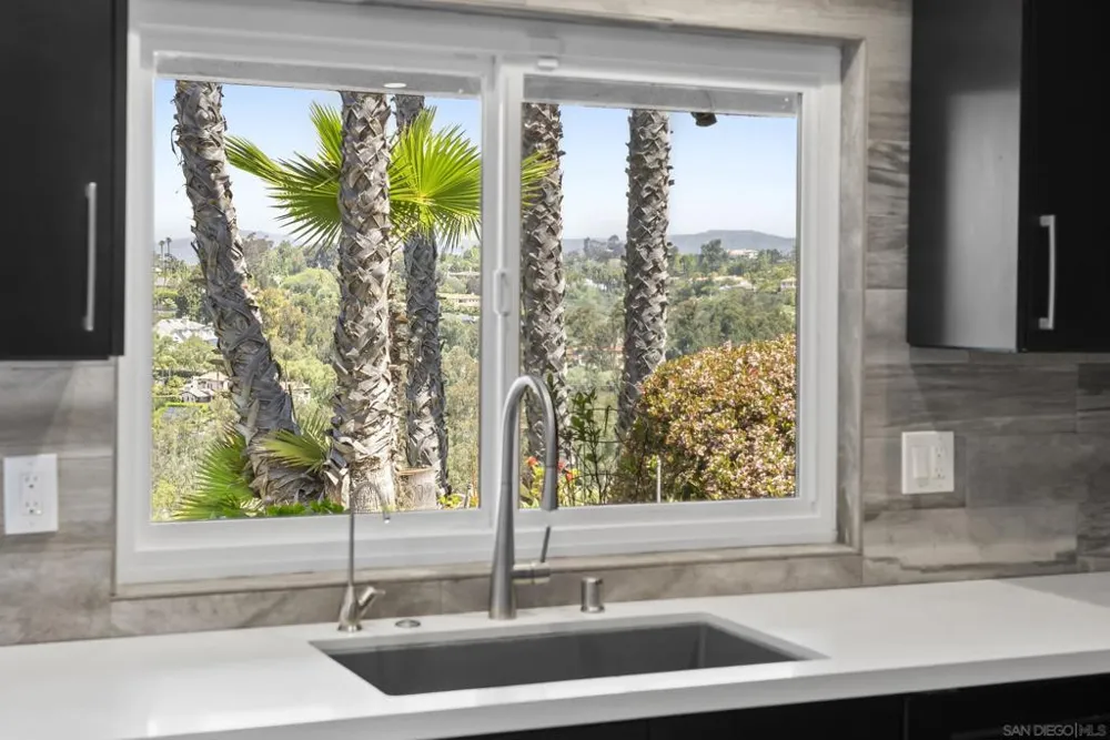 6518 Monte Fuego Rancho Santa Fe, CA 92067