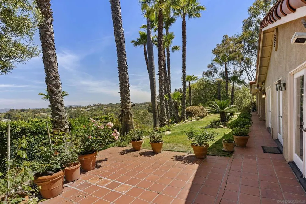 6518 Monte Fuego Rancho Santa Fe, CA 92067