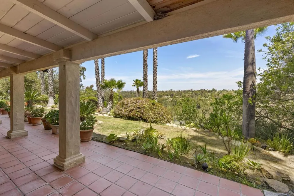 6518 Monte Fuego Rancho Santa Fe, CA 92067