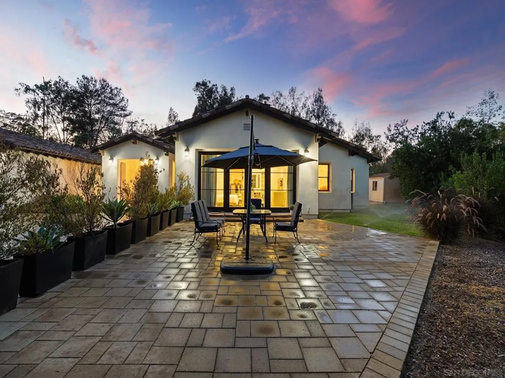 16947 AVENIDA LUIS Rancho Santa Fe, CA 92067