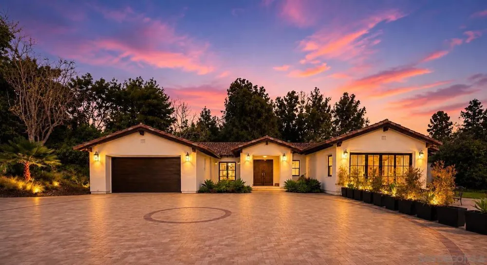 16947 AVENIDA LUIS Rancho Santa Fe, CA 92067