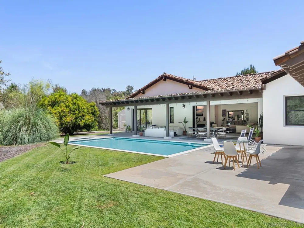 16947 AVENIDA LUIS Rancho Santa Fe, CA 92067