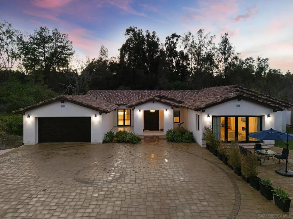 16947 AVENIDA LUIS Rancho Santa Fe, CA 92067