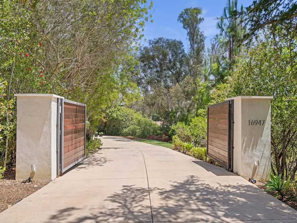 16947 AVENIDA LUIS Rancho Santa Fe, CA 92067