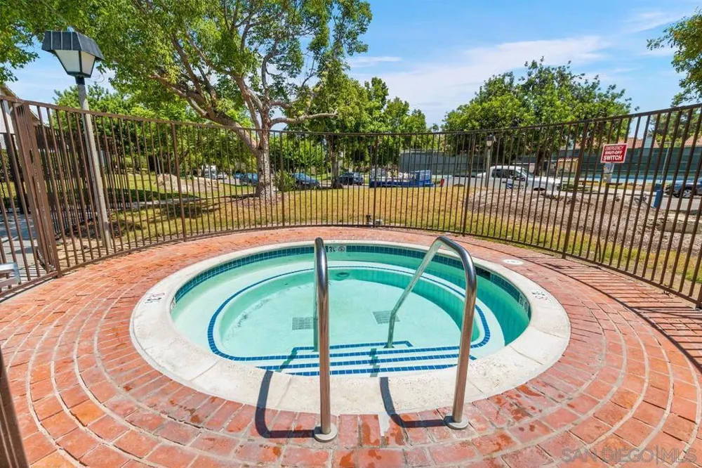 3152 Avenida Topanga Carlsbad, CA 92009