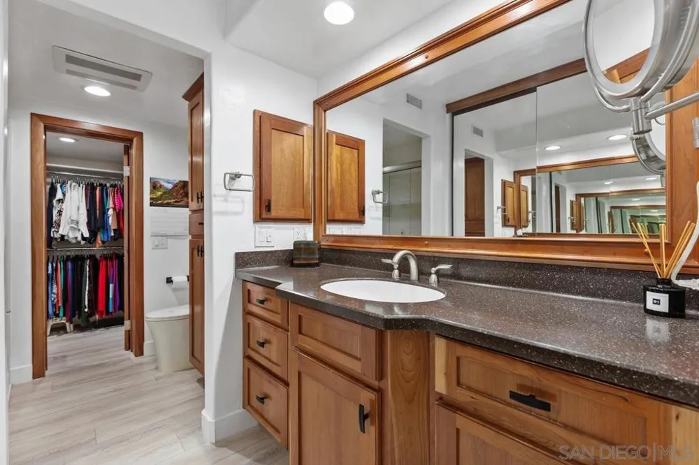 3152 Avenida Topanga Carlsbad, CA 92009
