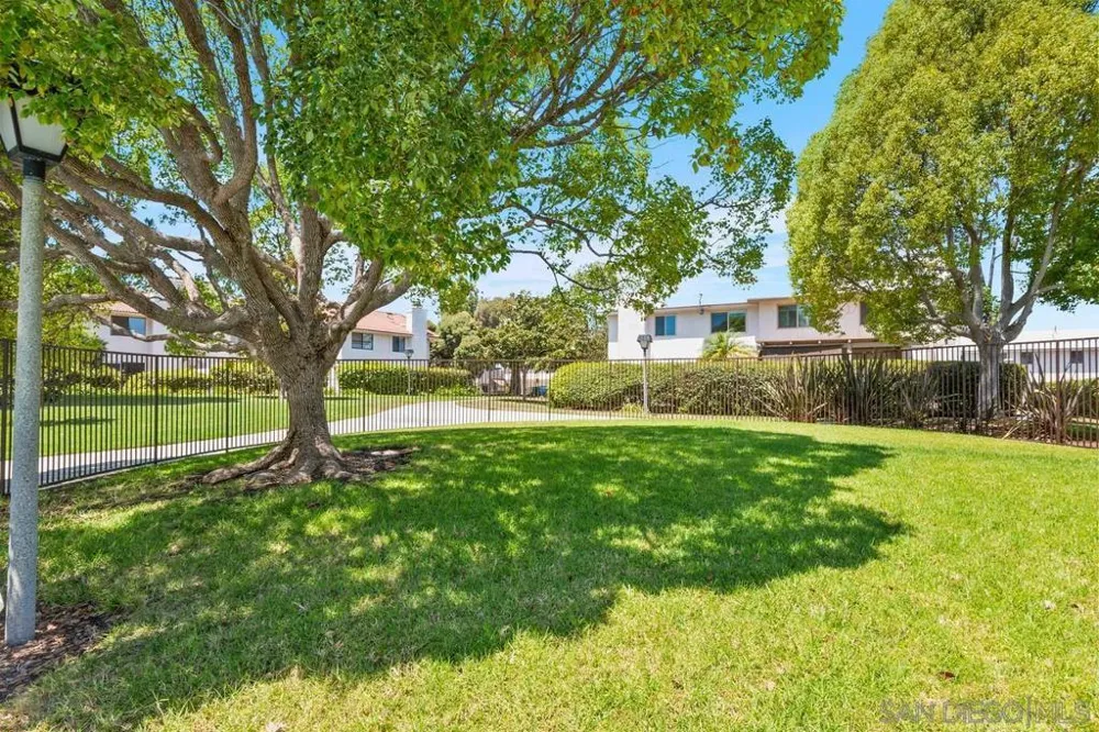 3152 Avenida Topanga Carlsbad, CA 92009