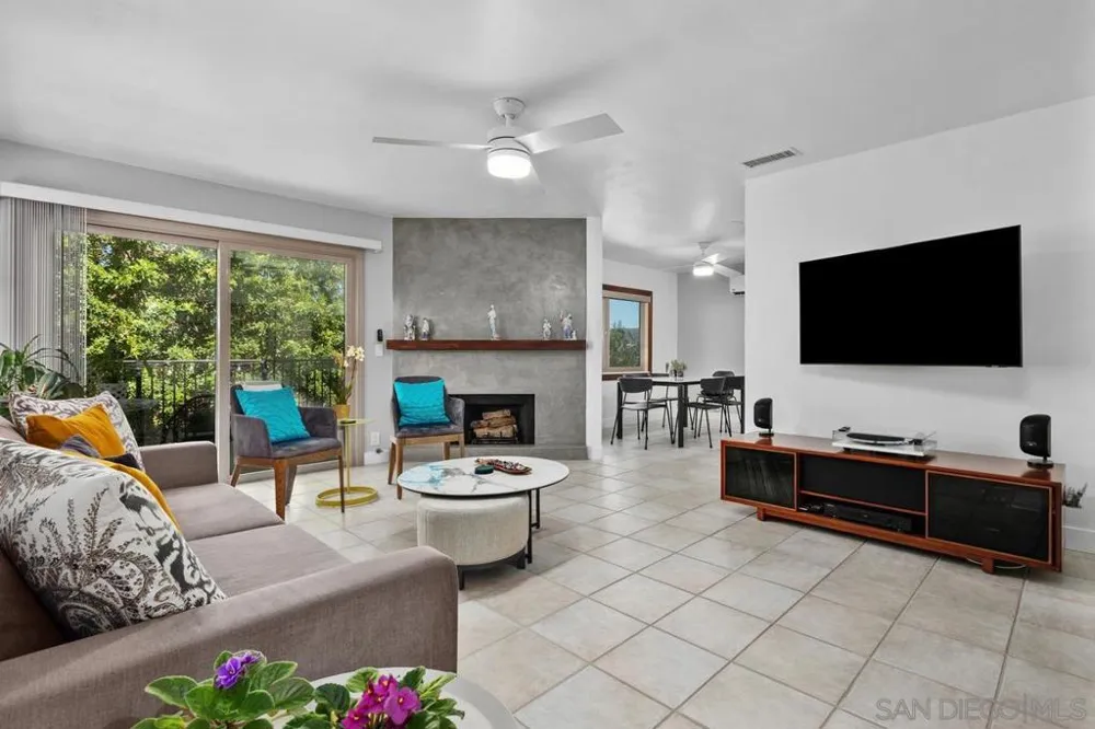 3152 Avenida Topanga Carlsbad, CA 92009