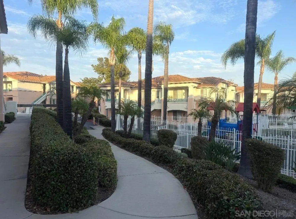 11422 Via Rancho San Diego #86 El Cajon, CA 92019