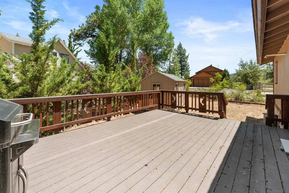 651 Cienega Big Bear, CA 92315