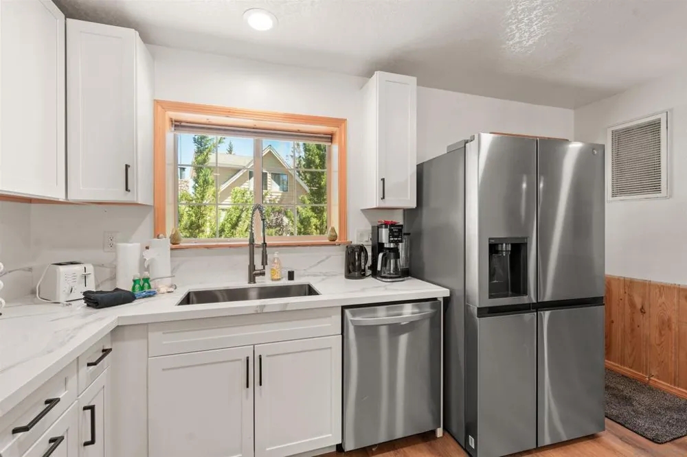 651 Cienega Big Bear, CA 92315