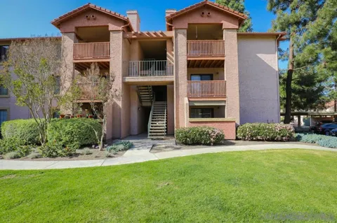 12019 Alta Carmel Ct. #272