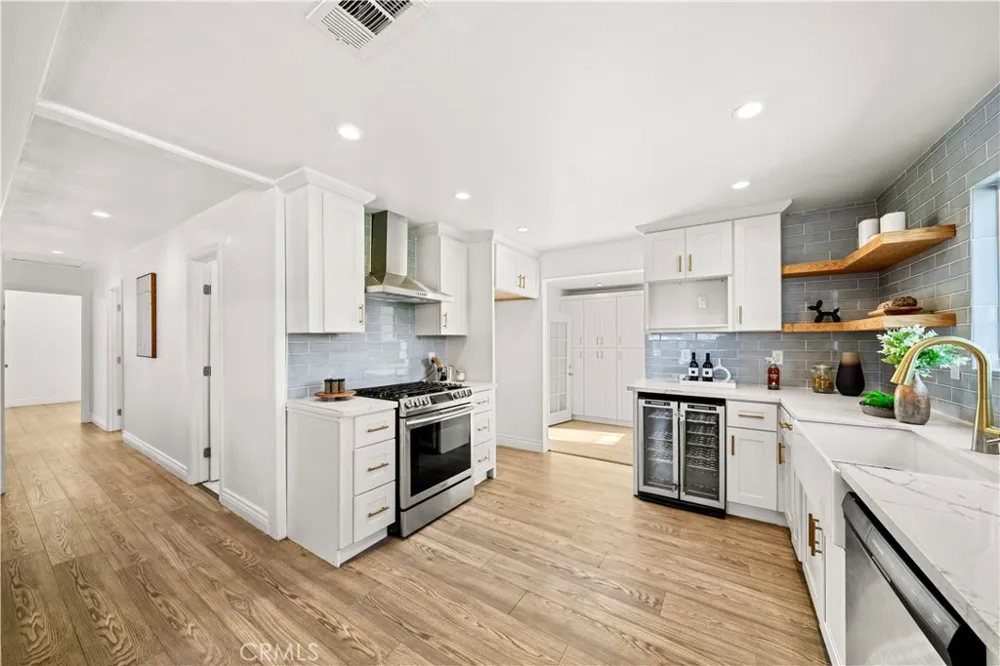 925 E Florence West Covina, CA 91790