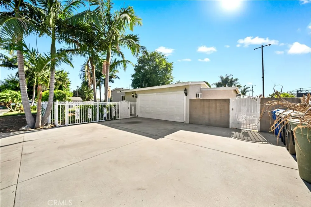 925 E Florence West Covina, CA 91790
