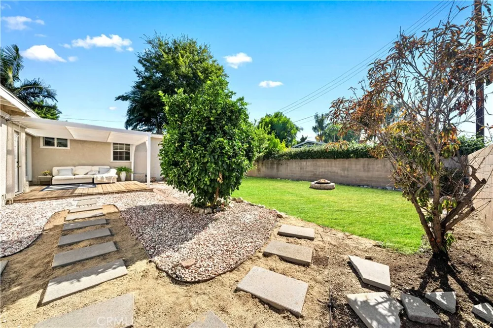 925 E Florence West Covina, CA 91790