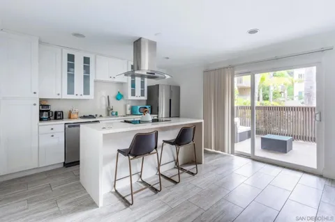 8529 Villa La Jolla Drive #E