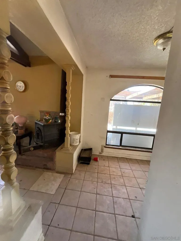 1055 Calle De Amistad El Mirage, CA 92301