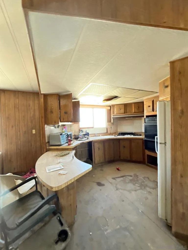 1055 Calle De Amistad El Mirage, CA 92301