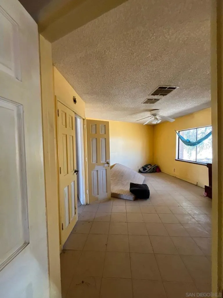 1055 Calle De Amistad El Mirage, CA 92301