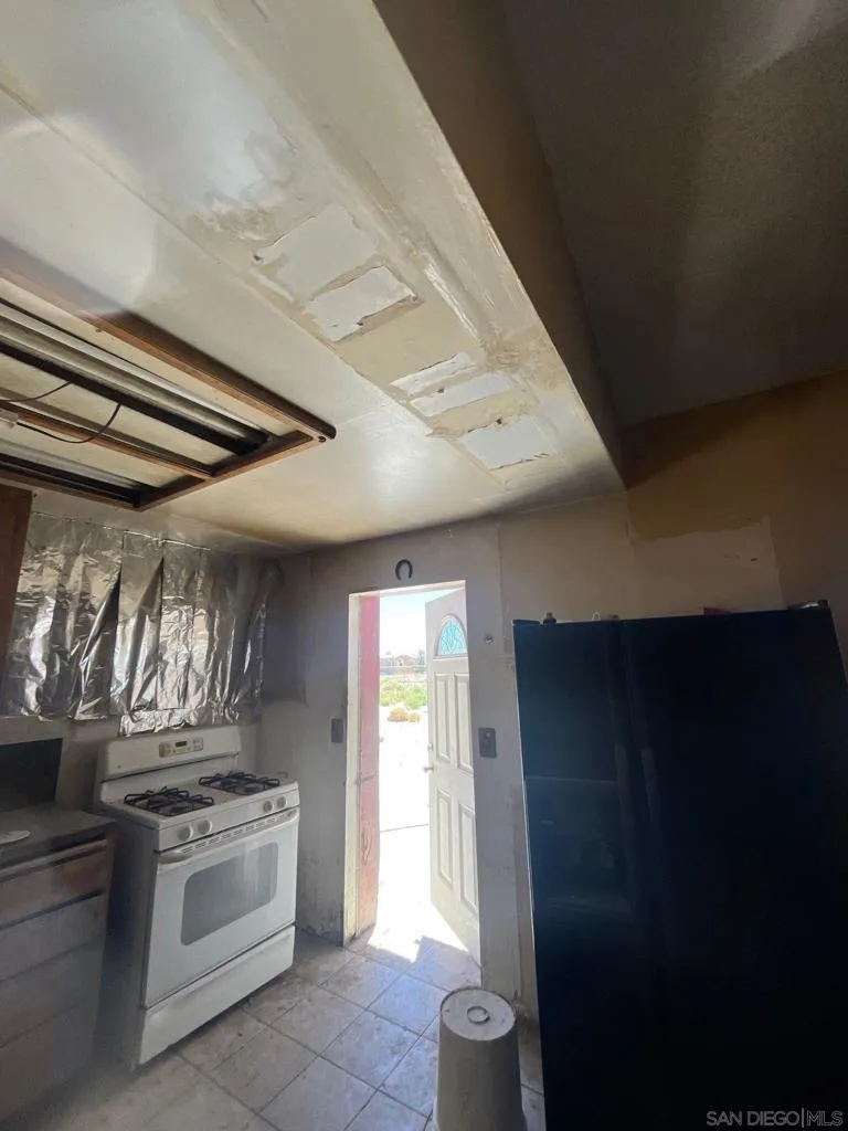 1055 Calle De Amistad El Mirage, CA 92301